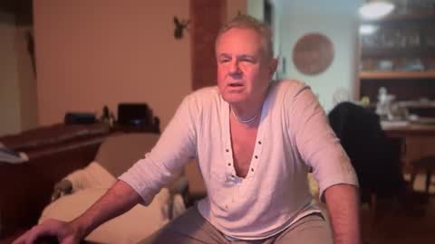 Snapshot of erostalk chatting on 01-25-25, 08:00 eros online show from 01-25-25, 08:00