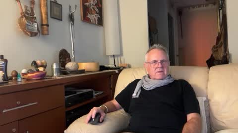 Snapshot of erostalk chatting on 10-22-25, 09:14 eros online show from 10-22-25, 09:14