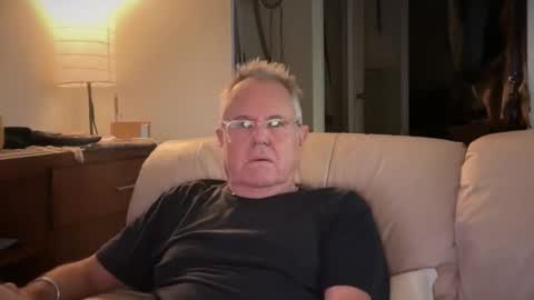 Snapshot of erostalk chatting on 10-26-25, 12:55 eros online show from 10-26-25, 12:55