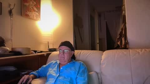 Snapshot of erostalk chatting on 11-14-25, 12:15 eros online show from 11-14-25, 12:15