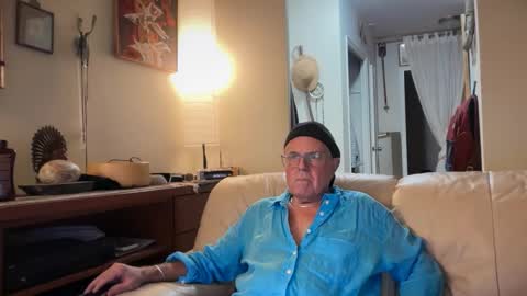 Snapshot of erostalk chatting on 11-15-25, 04:32 eros online show from 11-15-25, 04:32