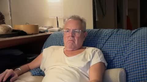 Snapshot of erostalk chatting on 11-21-25, 08:24 eros online show from 11-21-25, 08:24