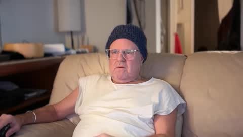 Snapshot of erostalk chatting on 11-22-25, 09:14 eros online show from 11-22-25, 09:14