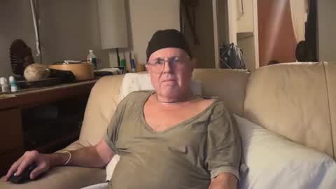 Snapshot of erostalk chatting on 01-14-26, 07:47 eros online show from 01-14-26, 07:47