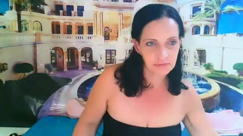 Jade online show from 05-17-26, 07:21