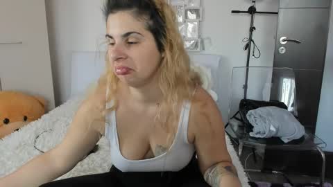 eroticsensualkitty4u online show from 01-08-25, 07:45