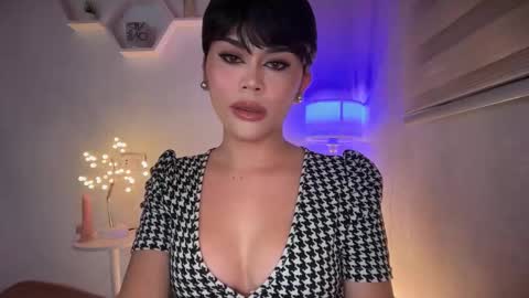 Snapshot of erotictsmonica chatting on 02-22-26, 12:01 monica online show from 02-22-26, 12:01