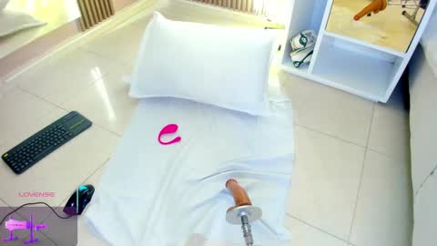 TINY  online show from 03-04-25, 03:55