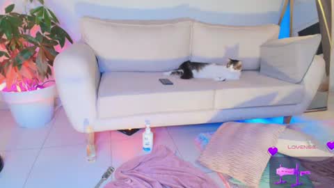 Snapshot of erotik_lady chatting on 06-29-26, 10:15 TINY online show from 06-29-26, 10:15