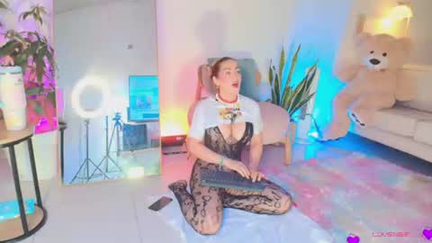 Snapshot of erotik_lady chatting on 07-08-26, 04:06 TINY online show from 07-08-26, 04:06