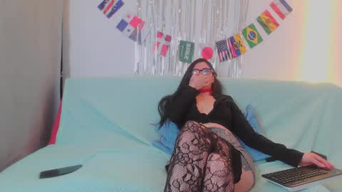 Snapshot of erzsidragon chatting on 03-29-26, 01:33 ErzsiDragon online show from 03-29-26, 01:33