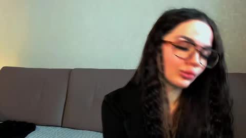 Snapshot of esenya_mur chatting on 11-09-25, 06:23 Esenya online show from 11-09-25, 06:23