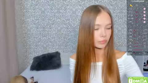 Snapshot of eshcka chatting on 09-24-25, 05:11 Megan and Brad online show from 09-24-25, 05:11