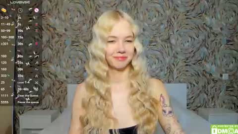 Snapshot of eshcka chatting on 06-16-26, 05:21 Megan and Brad online show from 06-16-26, 05:21