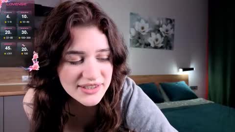 Snapshot of eshleeeygreen chatting on 11-17-25, 02:34 EshleGreen online show from 11-17-25, 02:34