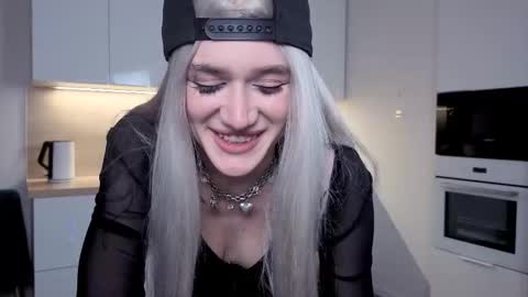 Snapshot of eshleeeygreen chatting on 12-04-25, 03:54 EshleGreen online show from 12-04-25, 03:54