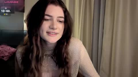 Snapshot of eshleeeygreen chatting on 01-19-26, 03:38 EshleGreen online show from 01-19-26, 03:38