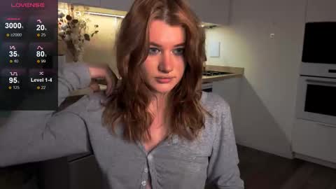 Snapshot of eshleeeygreen chatting on 03-01-26, 09:28 EshleGreen online show from 03-01-26, 09:28