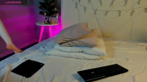 Snapshot of esme_runn chatting on 01-15-25, 10:27 Esme Runn online show from 01-15-25, 10:27