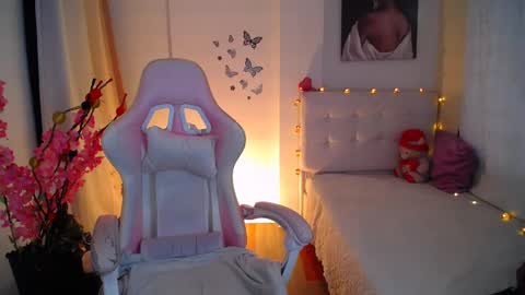 Esmeralda online show from 02-15-25, 08:01