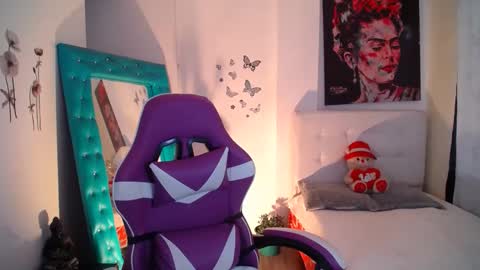 Esmeralda online show from 09-17-25, 08:21