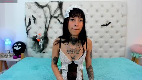 esmeralda  online show from 10-28-25, 03:47