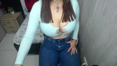 esmeralda black online show from 05-19-26, 03:24