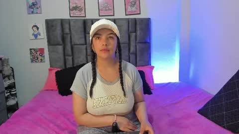 Perla online show from 06-18-26, 11:42