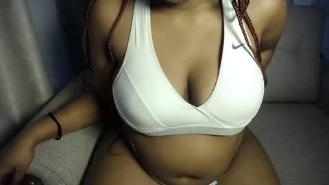 Esme online show from 09-17-25, 09:16