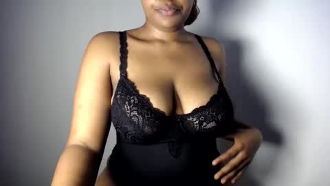 Esme online show from 05-30-26, 01:19