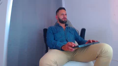 Snapshot of esteban7984068 chatting on 01-30-25, 08:31 esteban online show from 01-30-25, 08:31