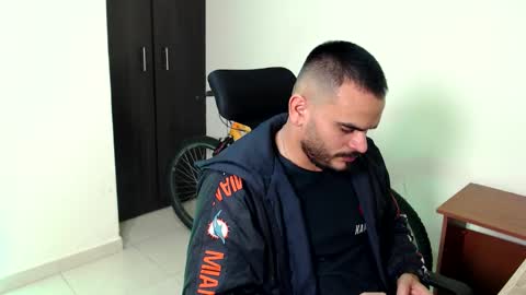 Esteban Fernandez online show from 11-15-25, 07:10