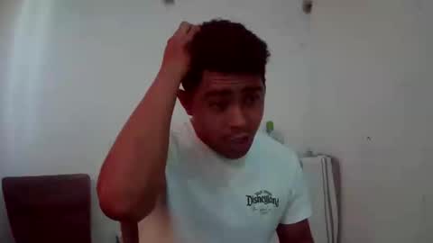 Snapshot of esteban_verg chatting on 10-24-25, 11:39 wailer1996 online show from 10-24-25, 11:39