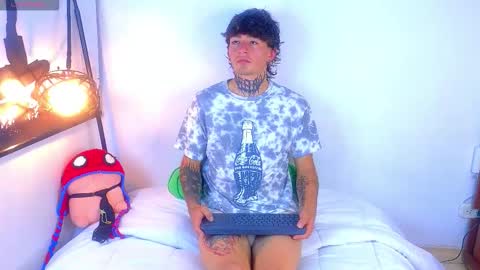 Esteban independent model online show from 09-11-25, 10:04