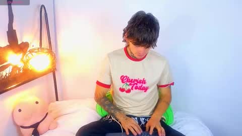 Esteban independent model online show from 09-19-25, 10:49