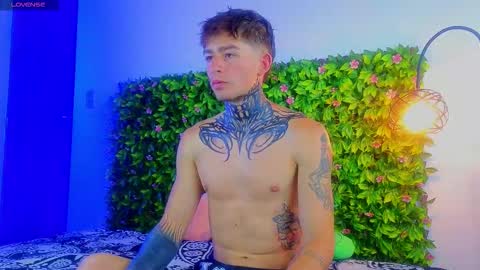 Esteban independent model online show from 10-12-25, 07:46