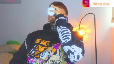 Esteban independent model online show from 12-16-25, 01:27