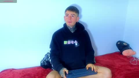 Esteban independent model online show from 04-16-26, 09:37