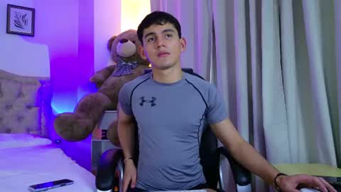 Esteban online show from 06-10-26, 07:57