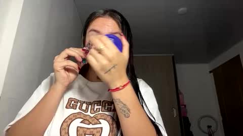Snapshot of estefa1 chatting on 04-15-26, 04:52 estefa1 online show from 04-15-26, 04:52