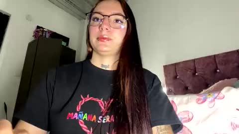 Snapshot of estefa1 chatting on 06-09-26, 02:17 estefa1 online show from 06-09-26, 02:17