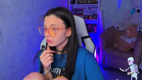 Ester online show from 03-09-25, 01:14