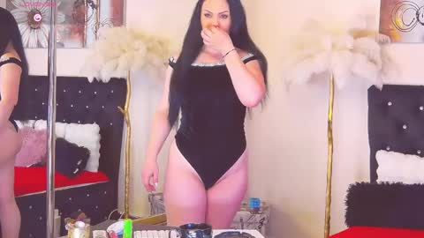 Snapshot of estheraa chatting on 05-27-26, 04:31 Esthera online show from 05-27-26, 04:31
