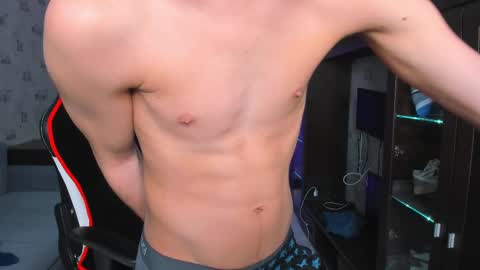 LOUIS online show from 02-26-25, 03:32