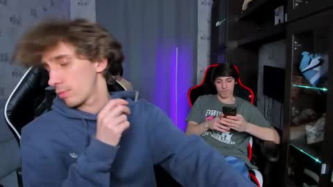 LOUIS online show from 03-06-25, 03:24