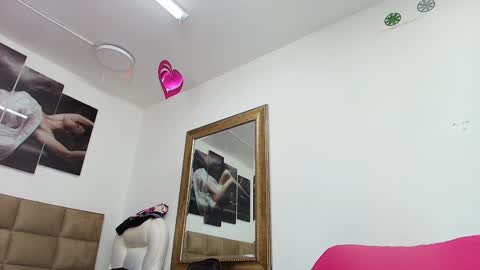 Estrella online show from 03-06-25, 12:09