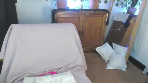 Snapshot of estrellah__ chatting on 12-27-24, 05:52 - E S T R E L L A  M I L F - online show from 12-27-24, 05:52