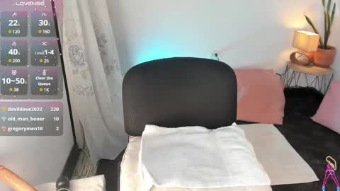 Snapshot of estrellah__ chatting on 02-16-25, 04:20 - E S T R E L L A  M I L F - online show from 02-16-25, 04:20