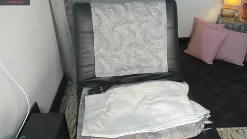 Snapshot of estrellah__ chatting on 03-03-25, 10:10 - E S T R E L L A  M I L F - online show from 03-03-25, 10:10