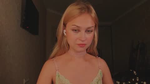 Snapshot of eternalophelia chatting on 06-26-26, 11:53 Sophia online show from 06-26-26, 11:53